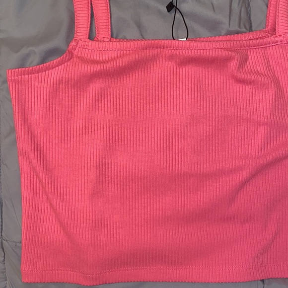 Express Cropped Top - Picture 2 of 2